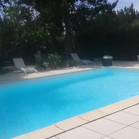 Saint-veredeme Holiday home Pujaut